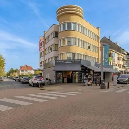 Julia's Surf Shack *