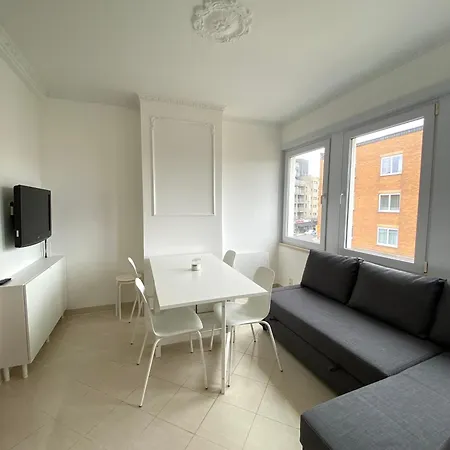 Julia's Surf Shack *